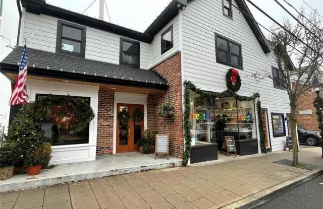 116 E Main Street unit: 4 photos photos