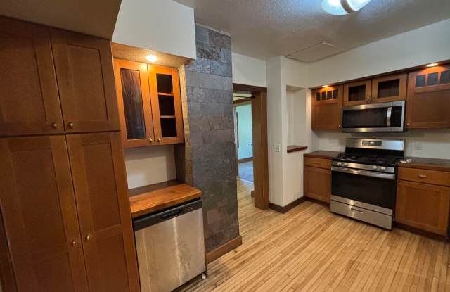 Single Family Home in Bryn Mawr/Harrison - Updated Kitchen + Dishwasher! photos photos