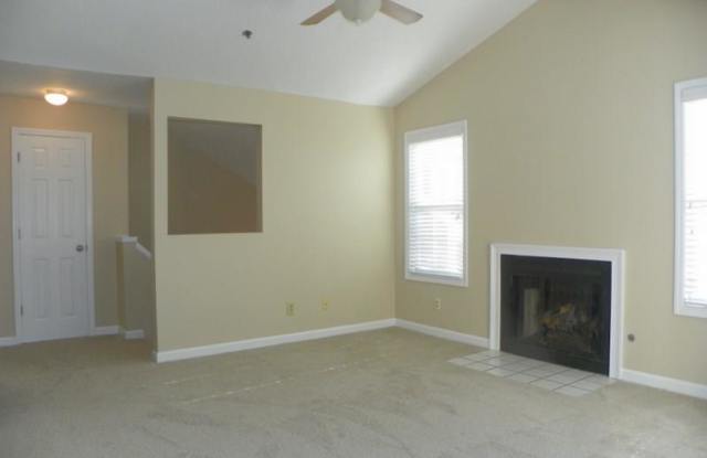 2202 River Heights Court SE Gallery 3