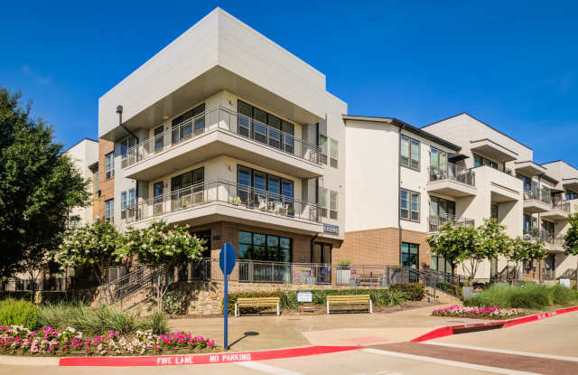 301 Flower Mound Gallery 4