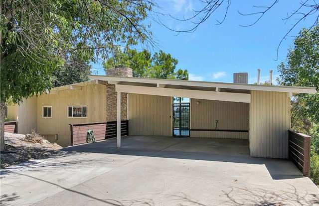 5102 Medina Road - 5102 Medina Road, Los Angeles, CA 91364