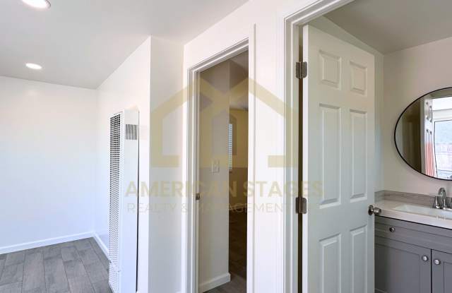 1101 West Oak Avenue - B Gallery 1