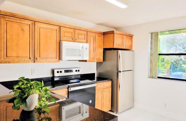 5701 Riverside Dr - 5701 Riverside Drive, Coral Springs, FL 33067