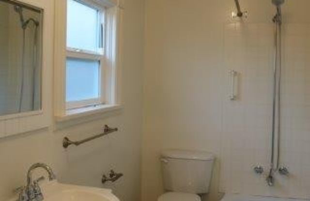 Nicely updated 3 / 1 house, washer / dryer, garage Gallery 3