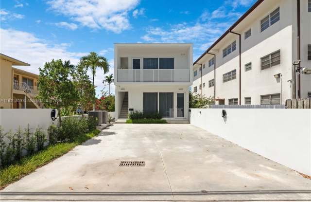 4430 W Flagler St photos photos