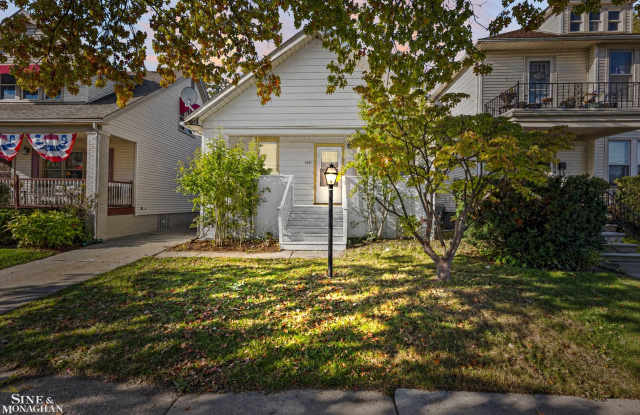 1451 Beaconsfield Avenue Gallery 3