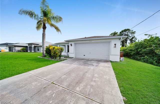 2609 25th Street SW - 2609 25th Street Southwest, Lehigh Acres, FL 33976