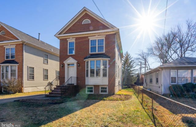 5724 4TH STREET N - 5724 4th Street North, Arlington, VA 22205