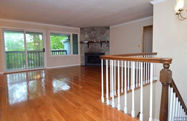 126 Vreeland Court Gallery 2