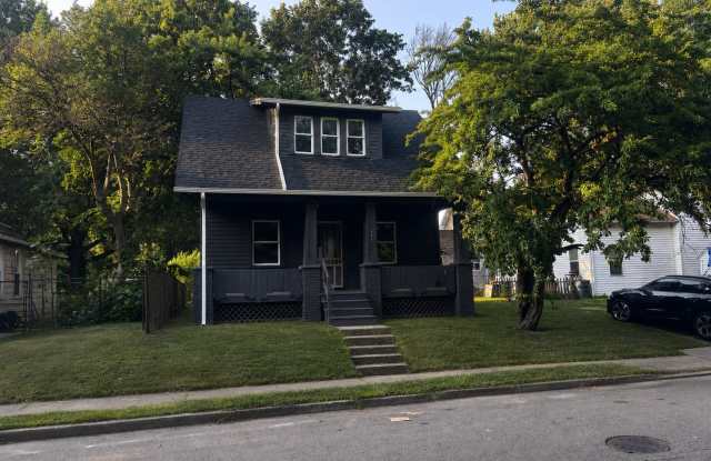 The Voris Bungalow Gallery 1