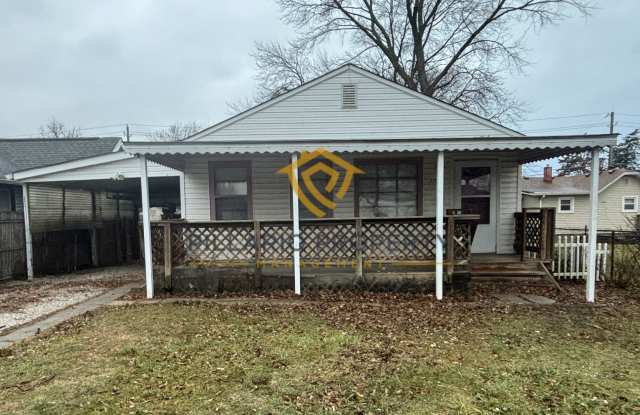 East Side, North of Little Flower, Updated 2 Bedroom, 1 Bathroom House with Carport Available NOW! photos photos