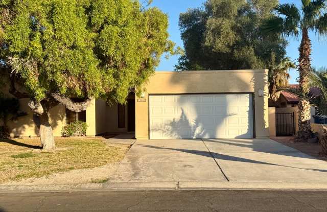 Rancho Del Oro Condo - 10603 South Vía Salida, Fortuna Foothills, AZ 85367