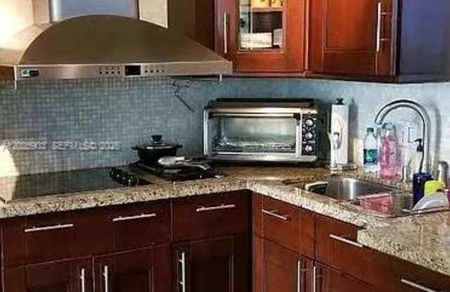8962 Collins Ave photos photos