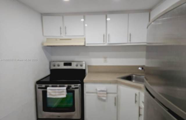4550 NW 9th St photos photos