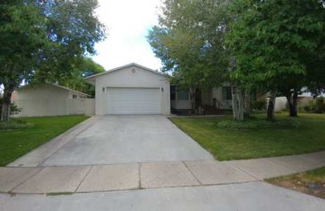 9262 South 3825 West Gallery 1