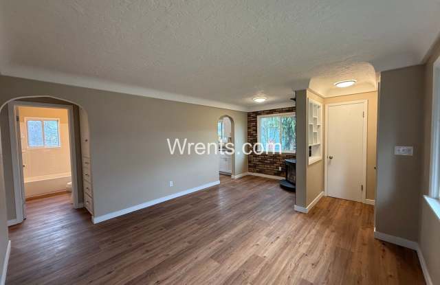 $500 Off Move in Special on Cute Three Bedroom Home photos photos