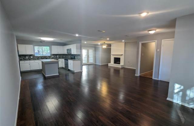 2103 Ravinia Drive Gallery 3