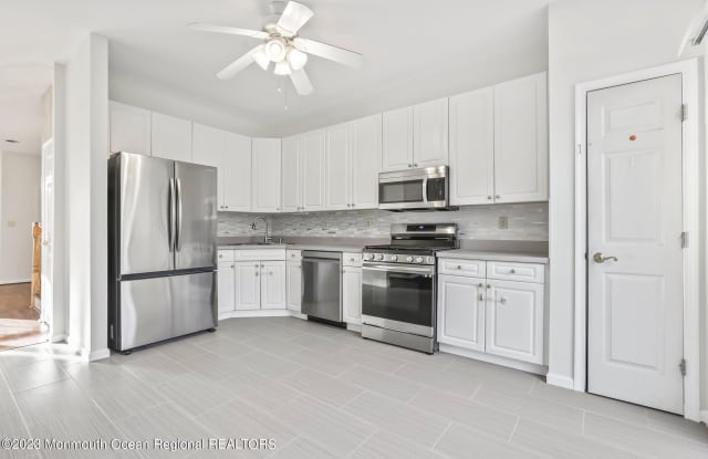 19 Persimmon Lane - 19 Persimmon Lane, Monmouth County, NJ 07733