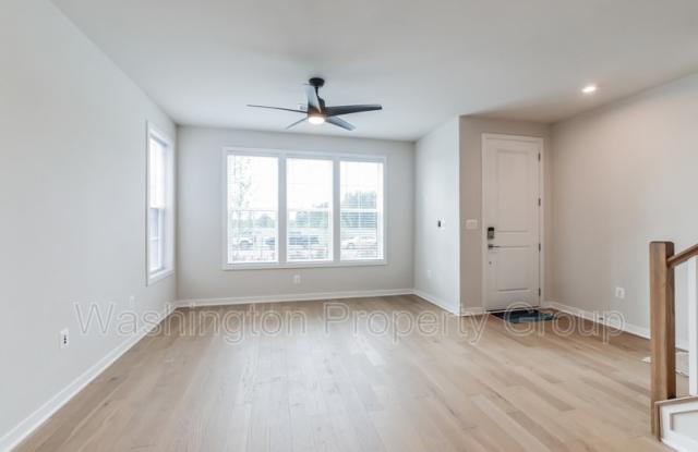 43560 Centergate Dr Gallery 2