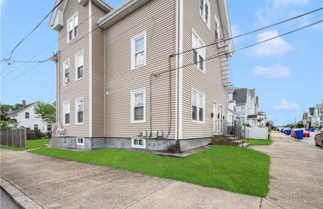 117 Englewood Avenue Gallery 2