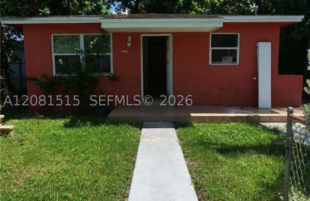 1840 NW 112th St photos photos