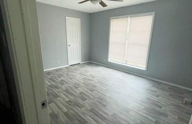 New Lower Price! Spacious 3-Bedroom Home in Orange – Only $1,250/Month Gallery 3