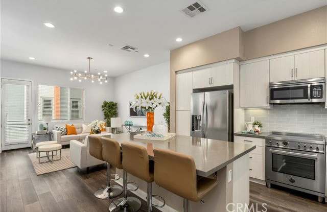 231 Elm Avenue - 231 Elm Avenue, Long Beach, CA 90802