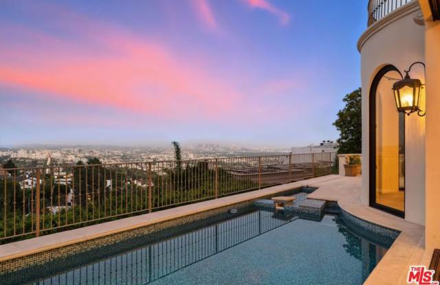 1675 Woods Dr photos photos