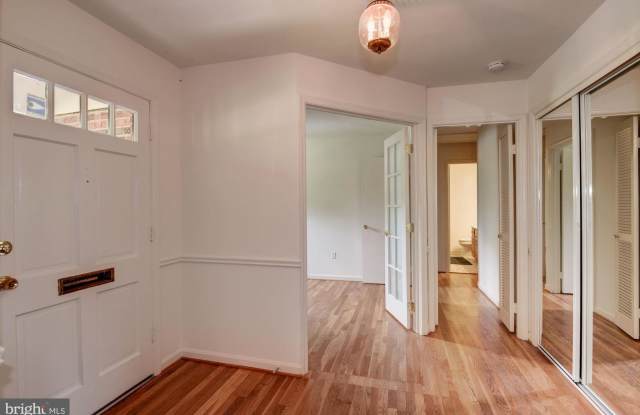 8504 VICTORY LN Gallery 2