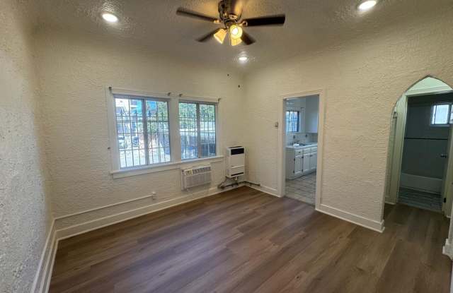542 N. Alexandria Gallery 3