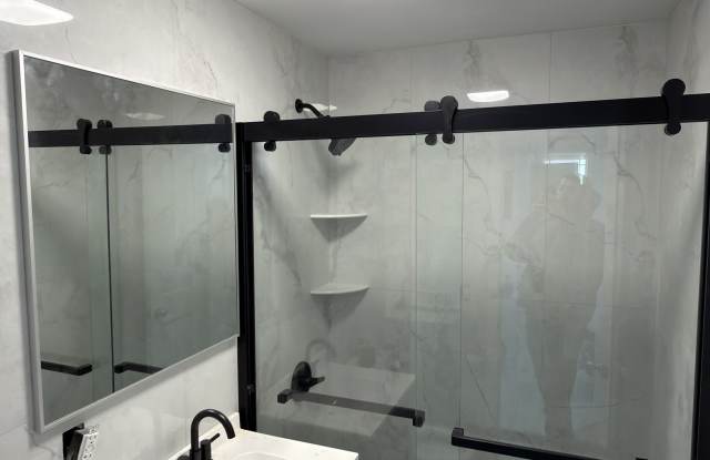 1829 Yates Avenue photos photos