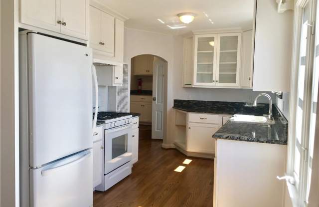 976 S Coast - 976 S Coast Hw, Laguna Beach, CA 92651