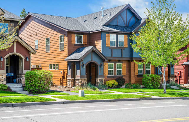 **$750 OFF 1st Month** 3BD/2.5BA Home with Central A/C in Bend! 20469 Brentwood Ave. Gallery 3
