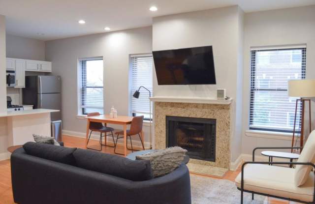 855-3B West Barry Ave. Gallery 1
