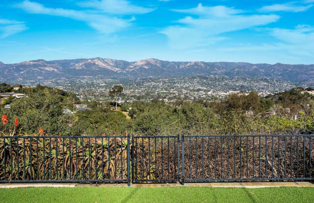 2,300sq ft. Mesa Home with Amazing Views! photos photos