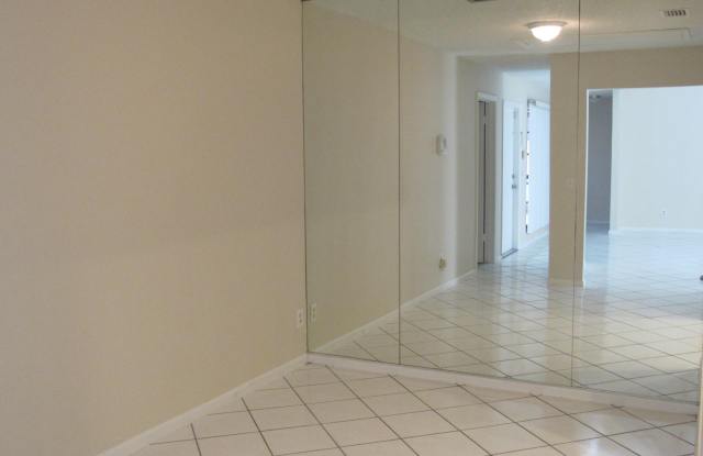 1065 Manor Drive Gallery 4