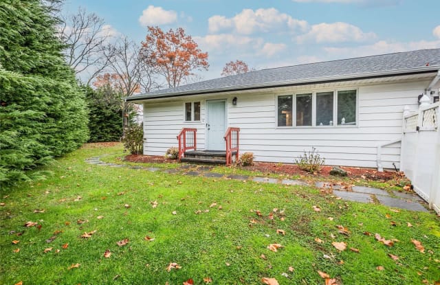 4 Fenway Drive - 4 Fenway Drive, Commack, NY 11731