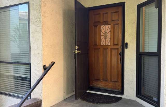 2 Bedroom, 2 Bath Condo Gallery 4