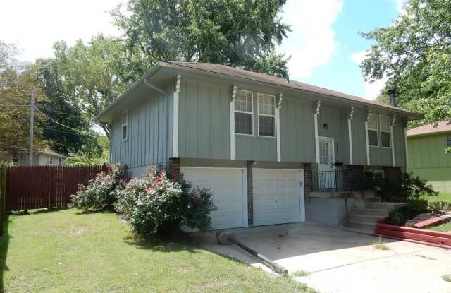 7911 E 103rd Ter Gallery 2