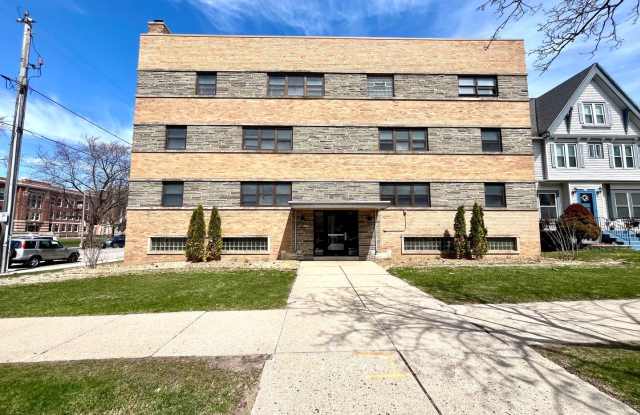 2600 E Kenwood Blvd photos photos