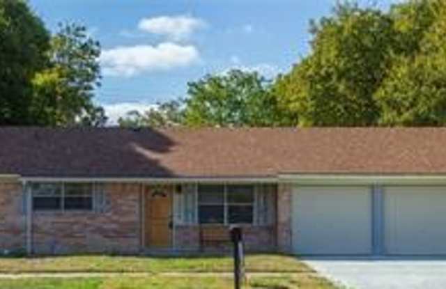 4-bedroom house! Large back yard! - 2606 Zephyr Road, Killeen, TX 76543