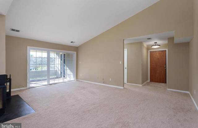 110 LOWELL COURT Gallery 4