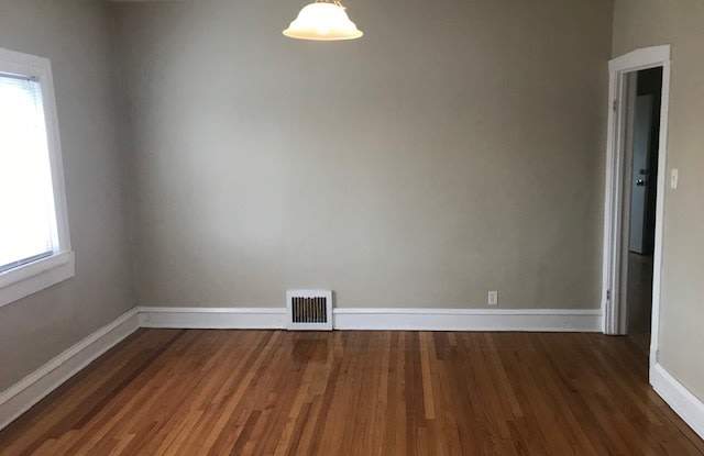7119 West Schreiber Avenue Gallery 4