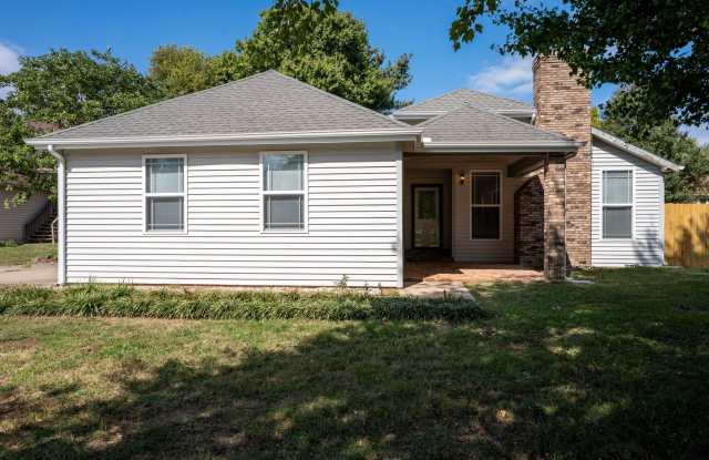 3 Bedroom Home in East Springfield!! Dont miss this! Gallery 3