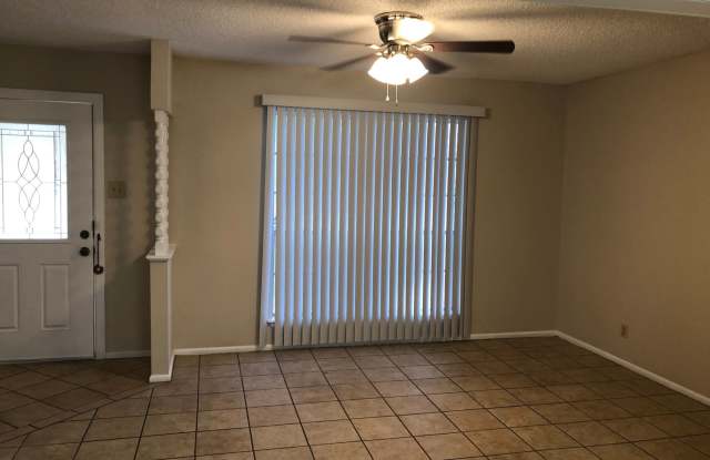 Schertz rental in quiet neighborhood Gallery 3