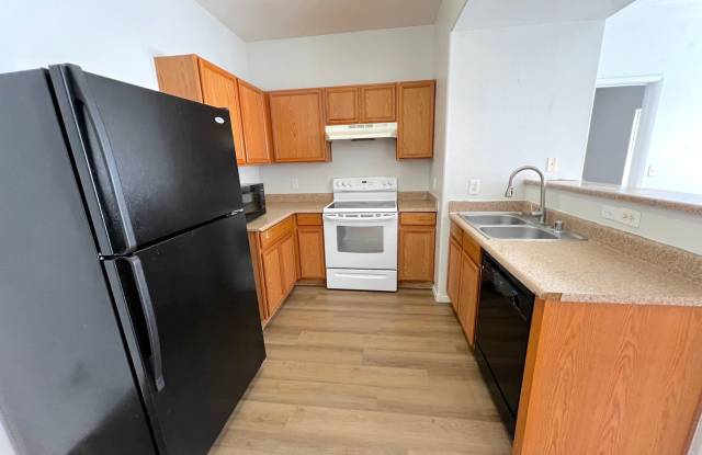 2bed/2bath first floor unit in gated community photos photos