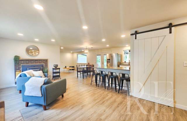 Rambler with Fantastic Covered Deck & Community Pool Gallery 3