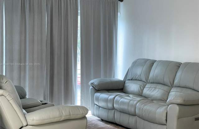 9301 SW 4th St photos photos