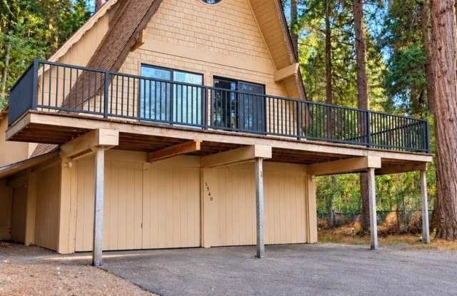 Charming 3BR House in Pollock Pines Gallery 1
