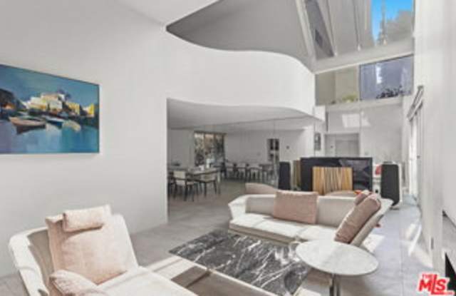 11925 Goshen Avenue Gallery 2